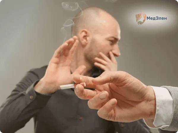 Мужчина отказывается от сигарет